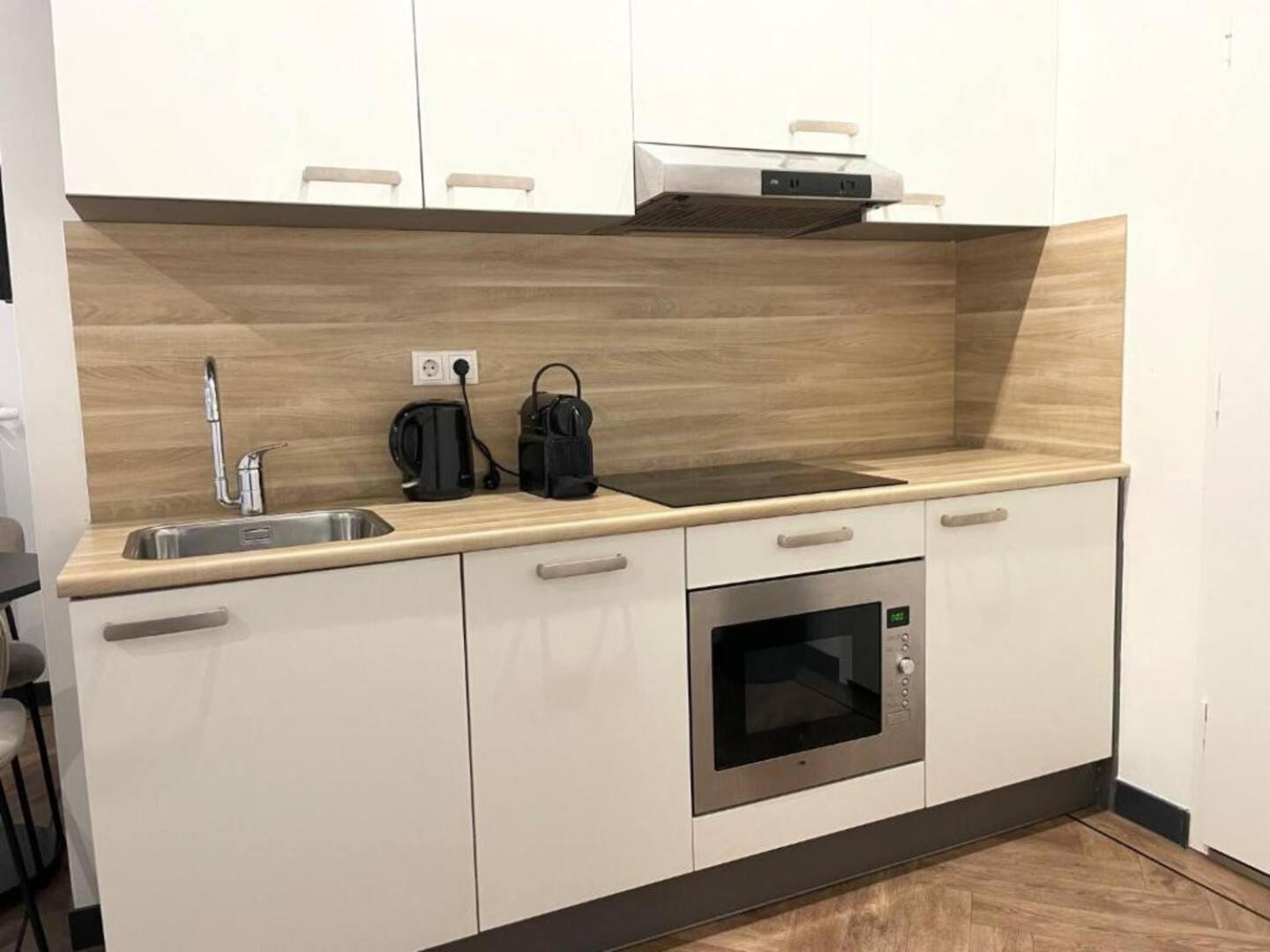 Modern Studio In Kitchen And Bathroom Tilburg